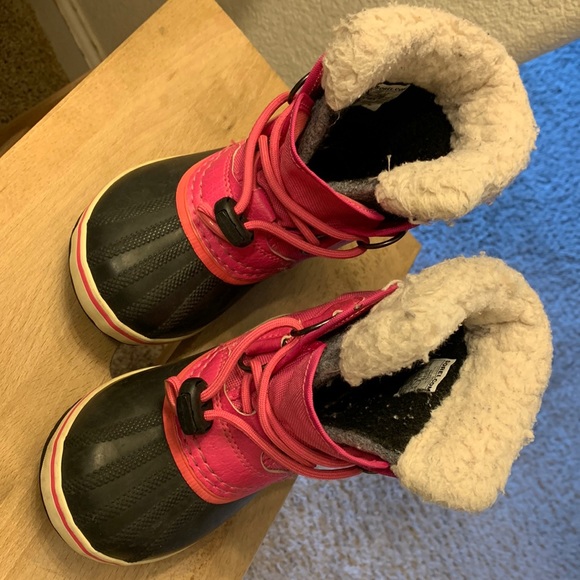 Sorel waterproof snow boots (sz9) - Picture 2 of 7